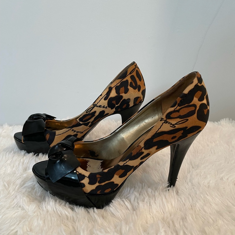 Guess brand Cheetah pumps with bow